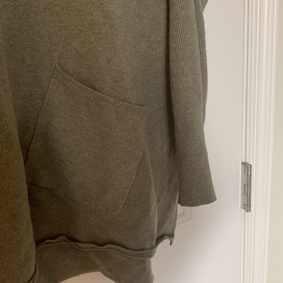 SZ M/L Altar’d State Crewneck Sweater - Picture 3 of 3